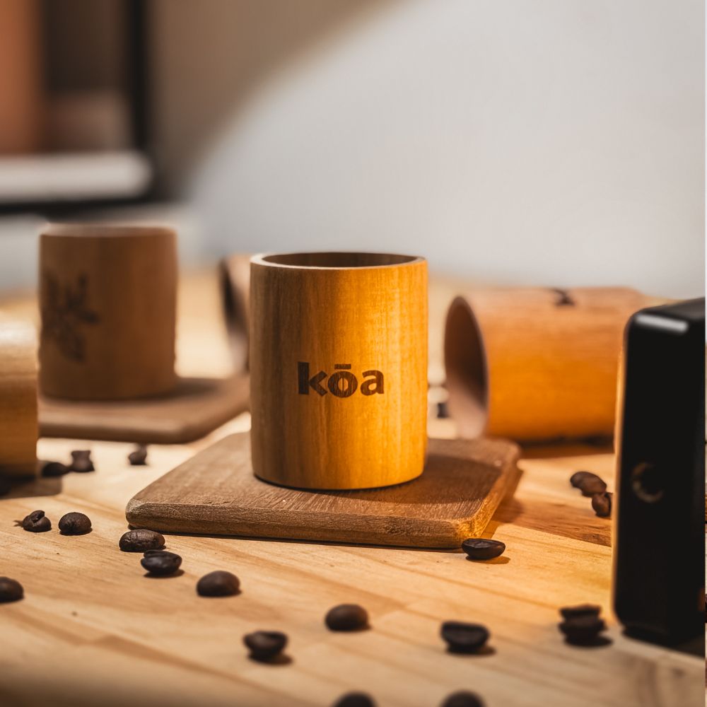 
                  
                    Kit Copo e Pires Madeira Kōa
                  
                